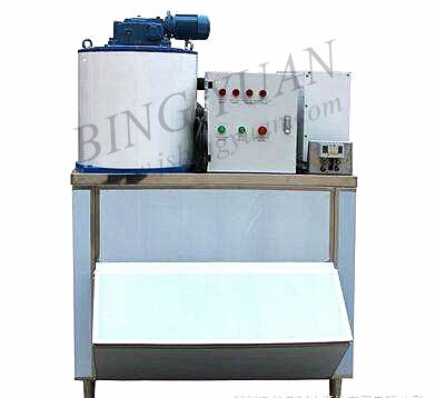 2.8 کیلو وات 800 کیلوگرم صنعتی یخ ساز تکه های صنعتی ، دستگاه یخ کوچک پوسته پوسته